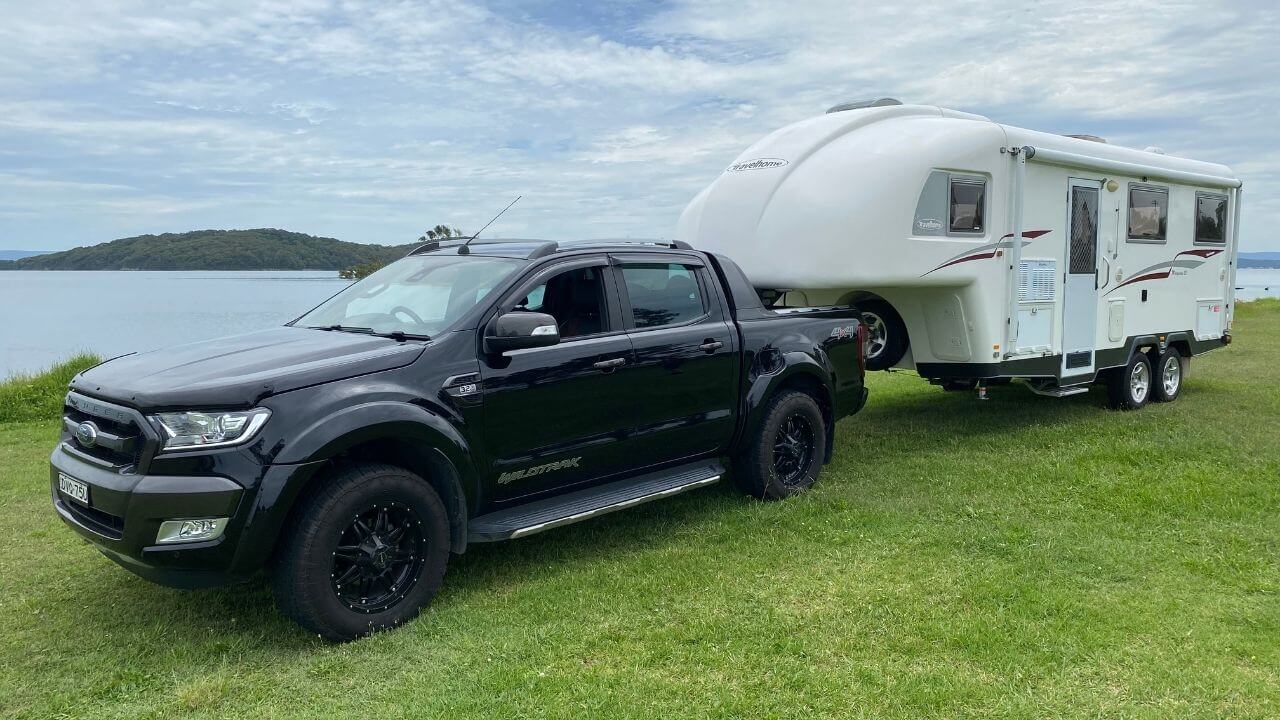 How Does a Travelhome Fifth Wheel Hitch & Coupling Work? Travelhome